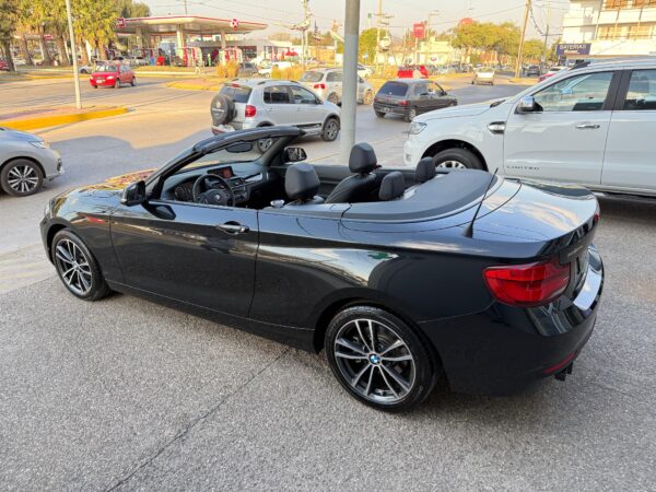 Bmw 220i cabrio 2.0 turbo At - Imagen 14