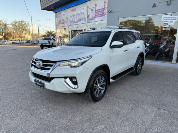Toyota sw4 srx 7 asientos - Imagen 1