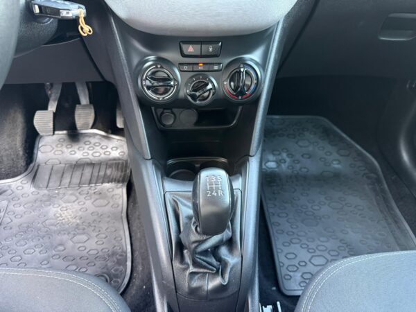 Peugeot 208 - Imagen 12