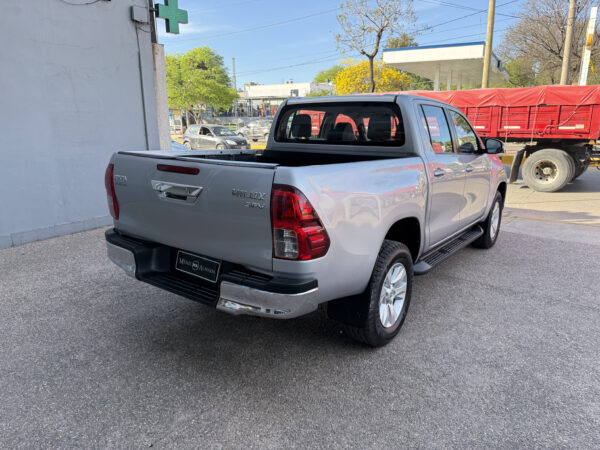 TOYOTA HILUX 4X2 - Imagen 5