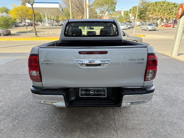 TOYOTA HILUX 4X2 - Imagen 6