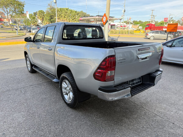 TOYOTA HILUX 4X2 - Imagen 7