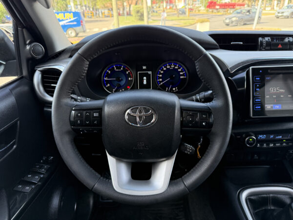 TOYOTA HILUX 4X2 - Imagen 14