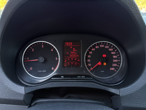 VOLKSWAGEN  AMAROK 4X2 180CV - Imagen 15