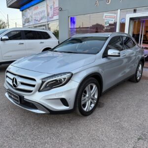 Mercedes Benz GLA 200